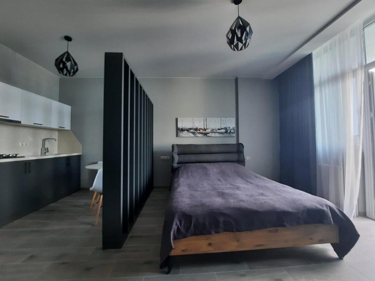 Pirosmani Mini Hotel Batoemi Buitenkant foto