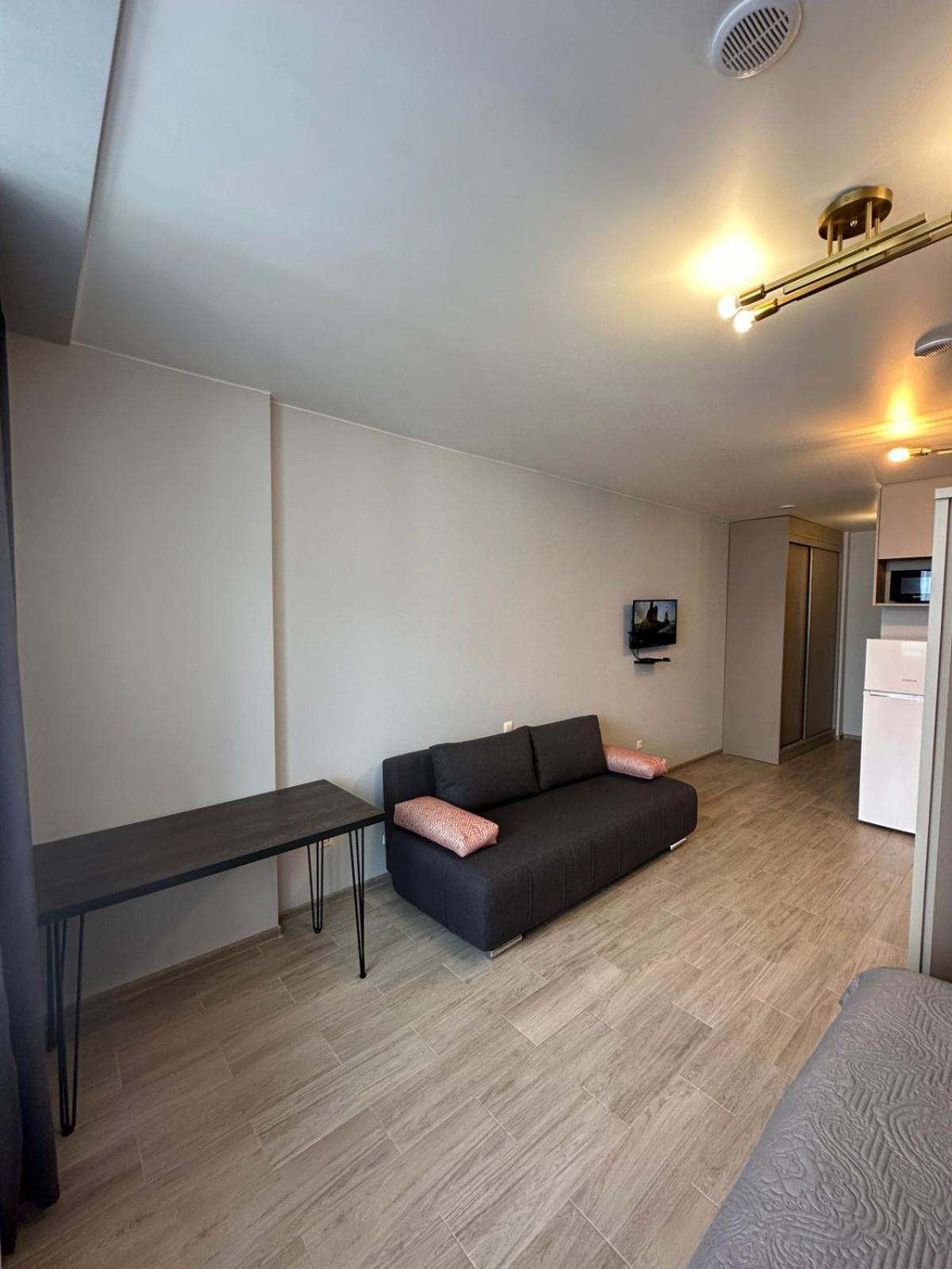 Pirosmani Mini Hotel Batoemi Buitenkant foto