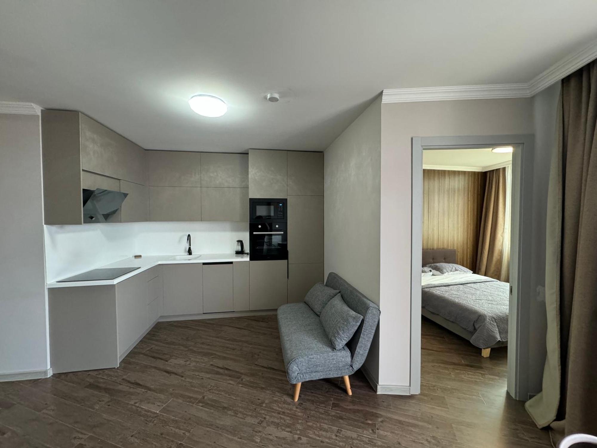 Pirosmani Mini Hotel Batoemi Buitenkant foto