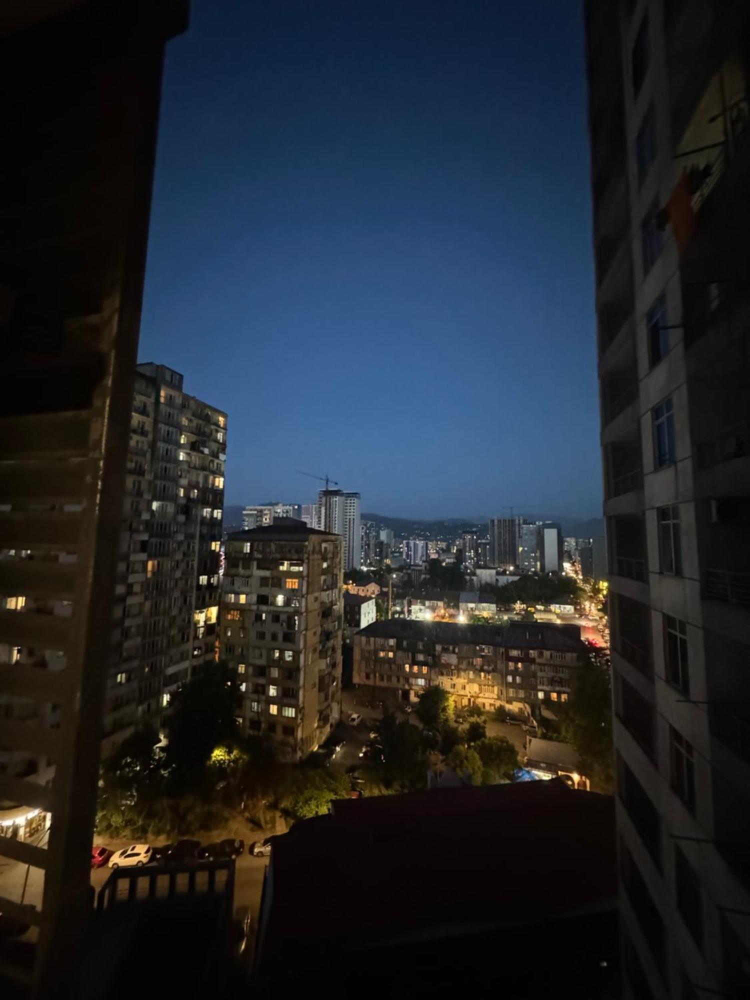 Pirosmani Mini Hotel Batoemi Buitenkant foto
