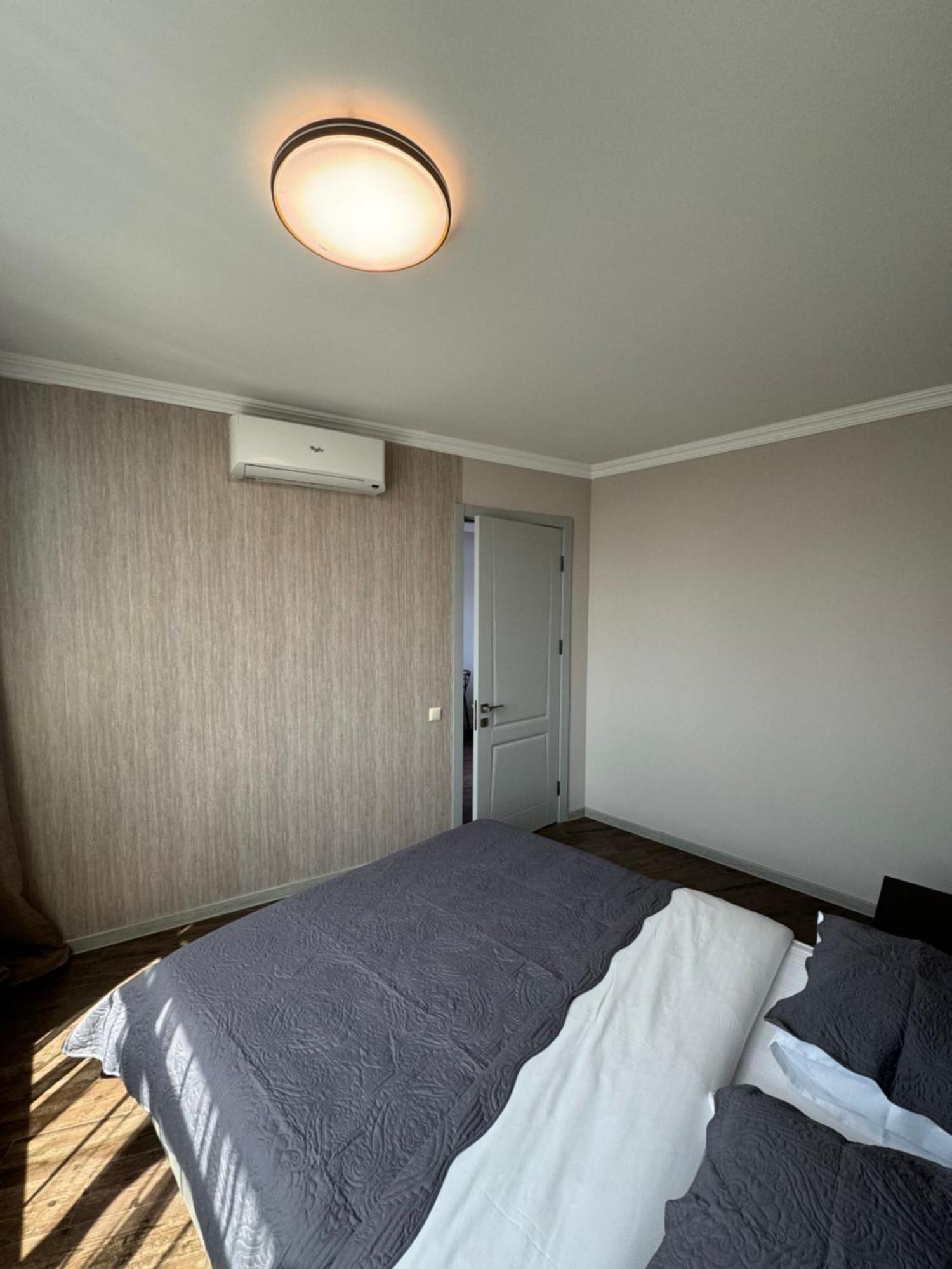 Pirosmani Mini Hotel Batoemi Buitenkant foto