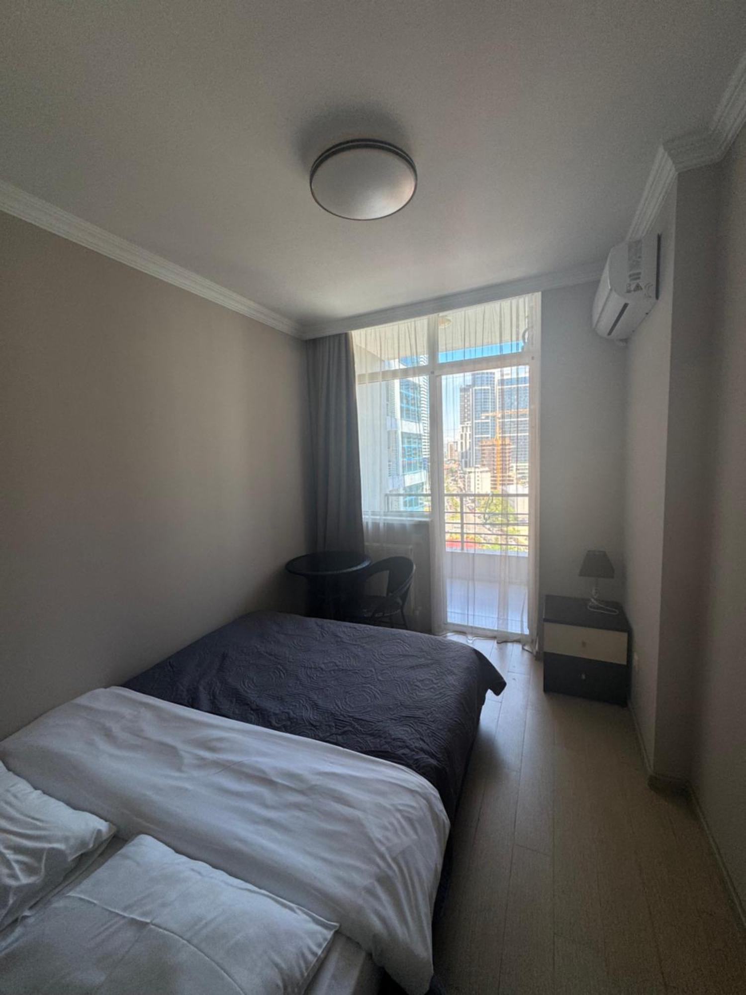 Pirosmani Mini Hotel Batoemi Buitenkant foto