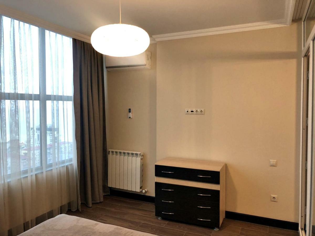 Pirosmani Mini Hotel Batoemi Buitenkant foto